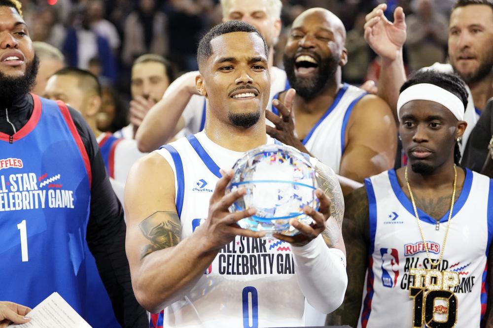 公开场合被 公开场合被